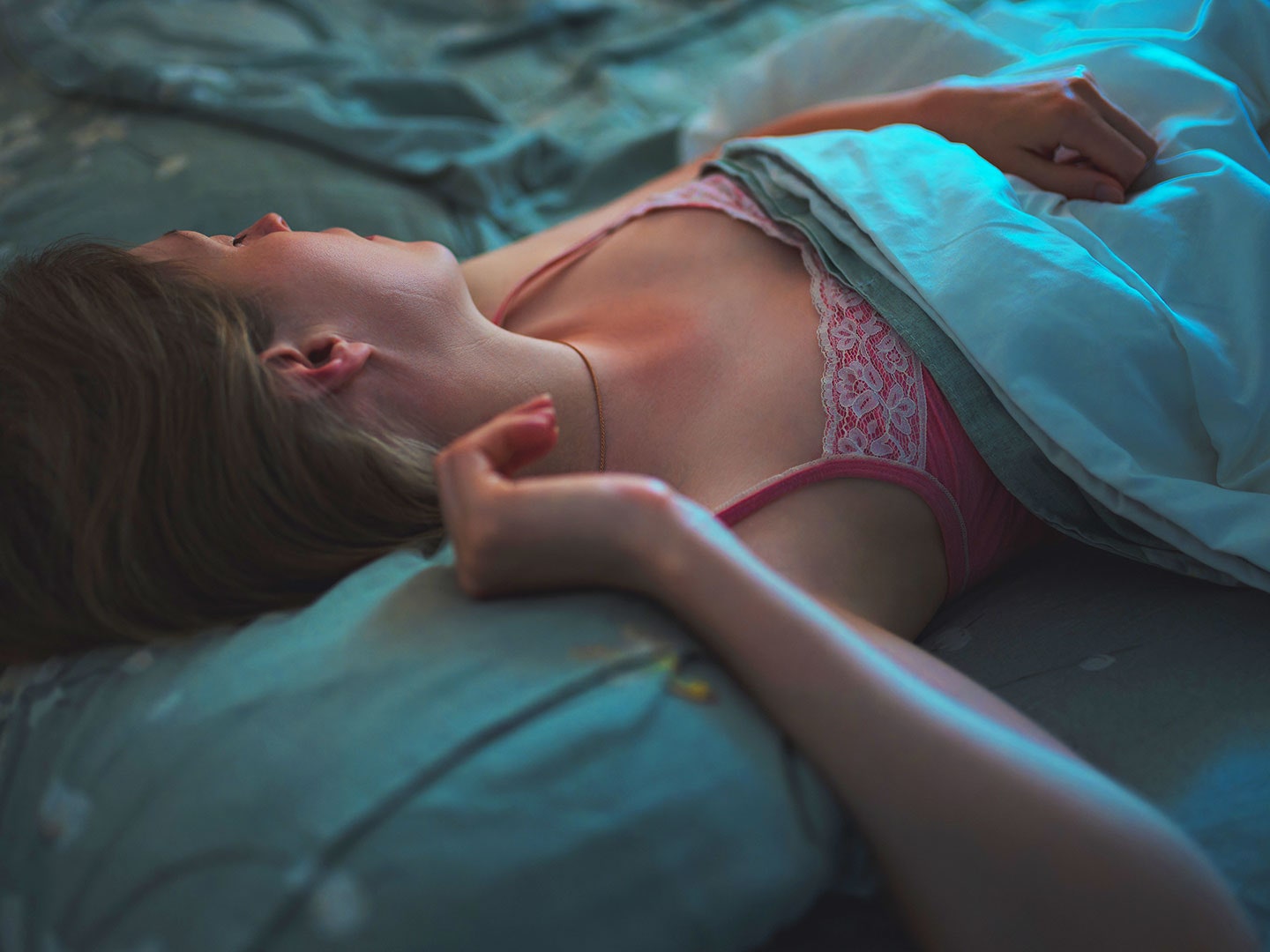 Here's why you can't sleep before your period