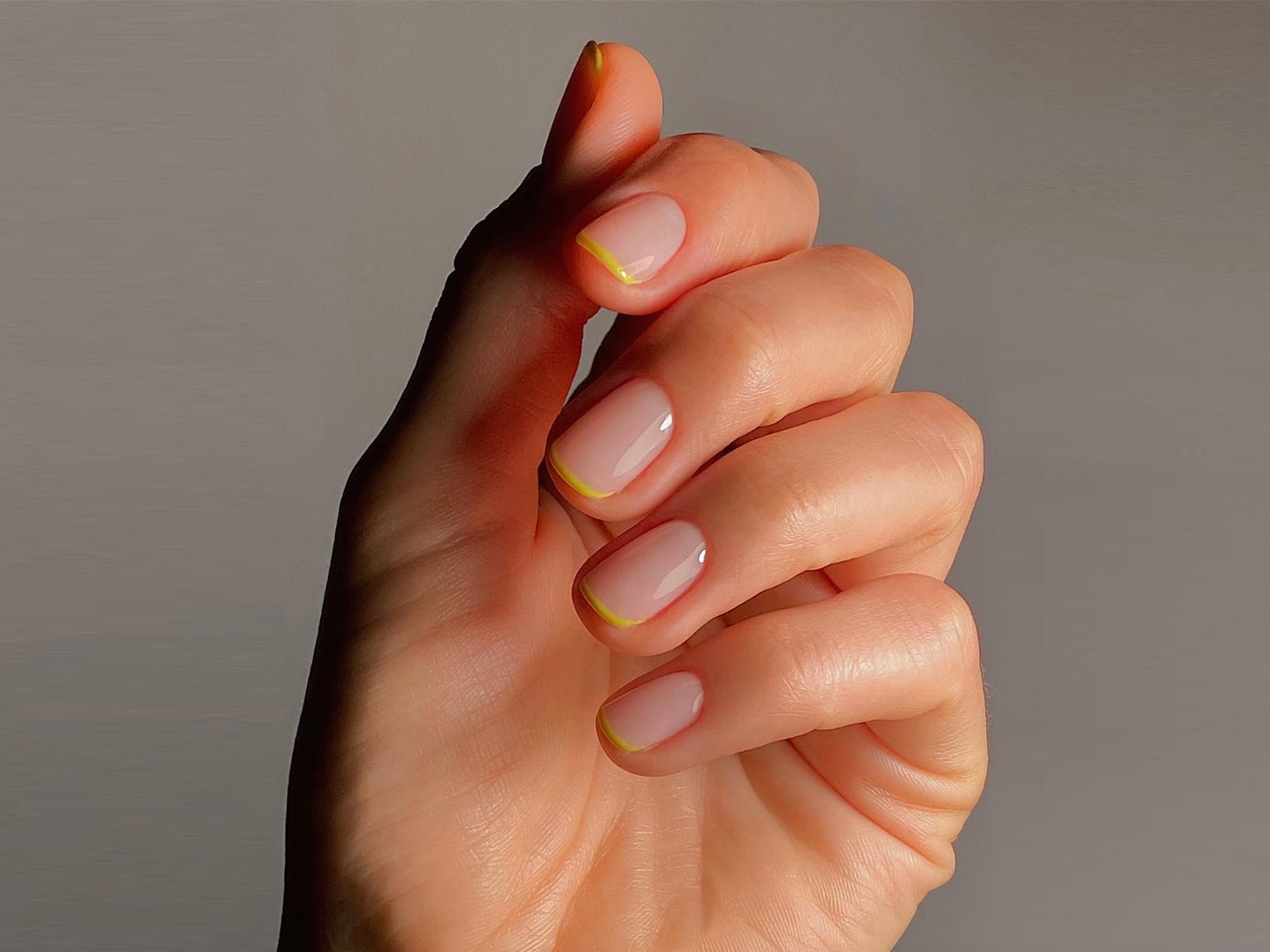 25 simple nail designs that are made for minimalists